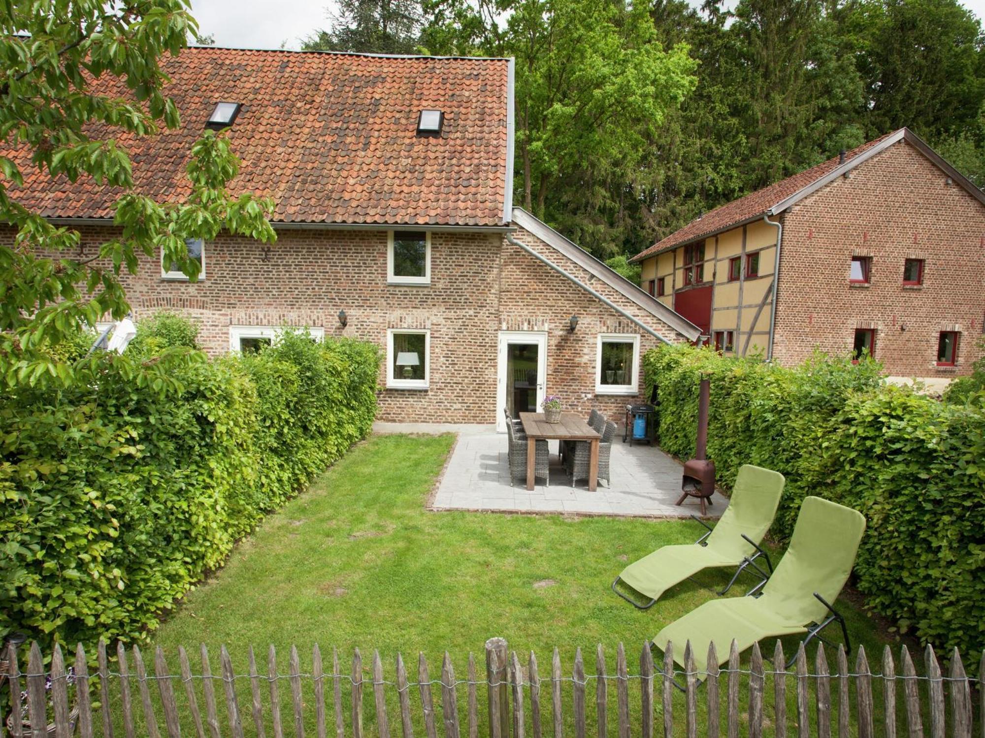 Stunning Holiday Home Near Forest In Slenaken Bagian luar foto