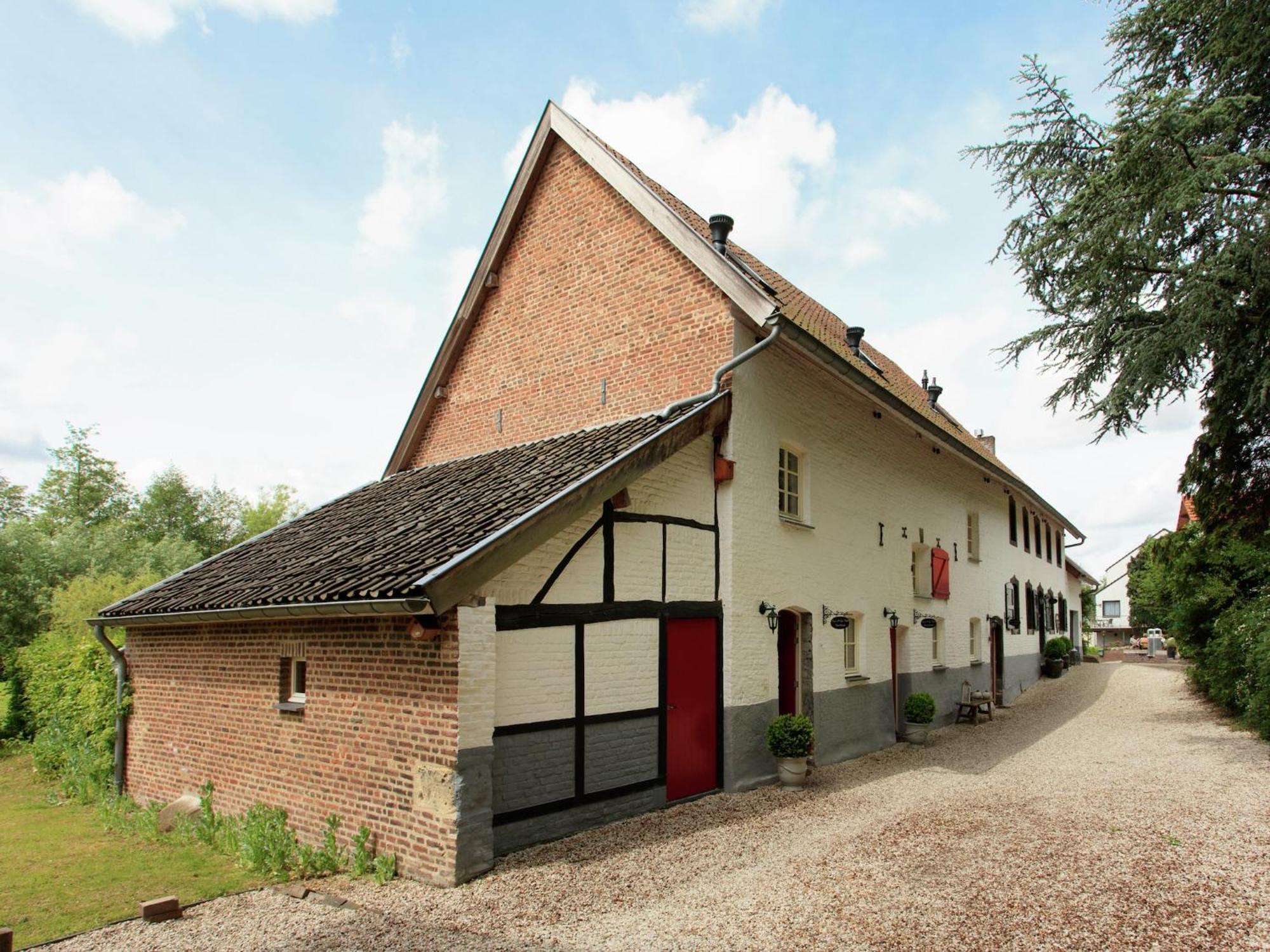 Stunning Holiday Home Near Forest In Slenaken Bagian luar foto